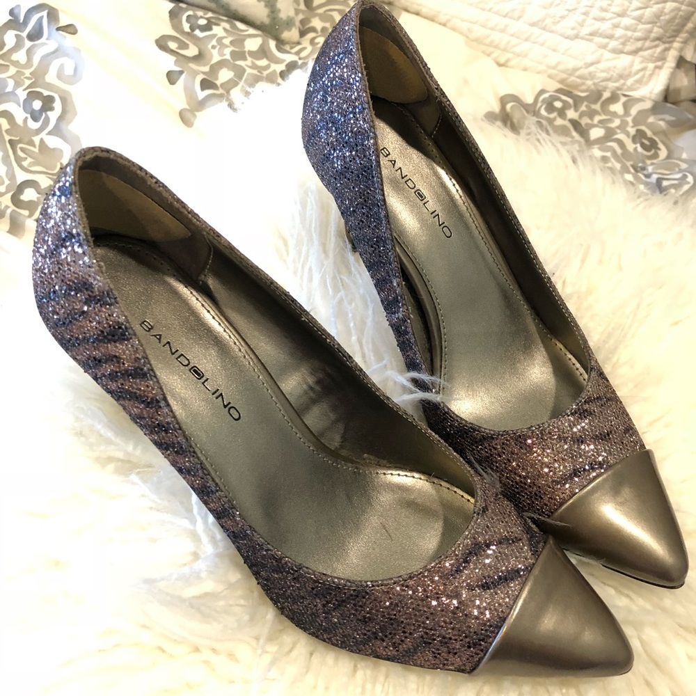 Classy and gorgeous sparkle heels!